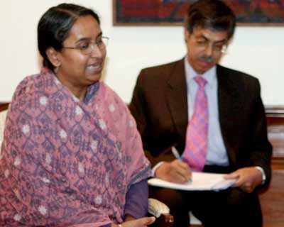 Bangladesh minister meets PM