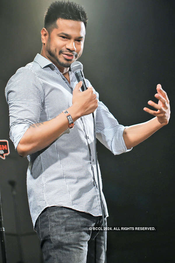 Daniel Fernandes performs in Gurgaon