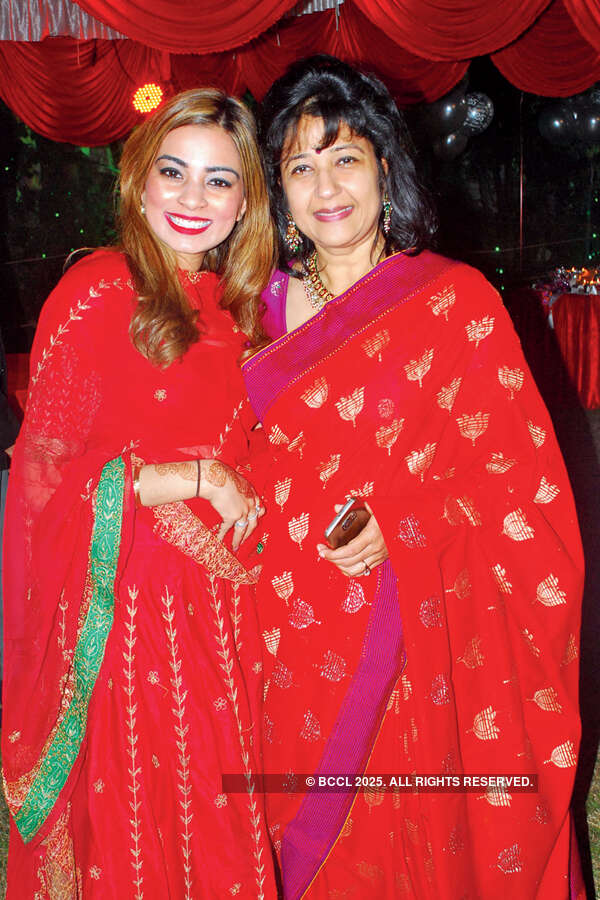 Sangeeta, Yusuf&rsquo;s wedding anniv.