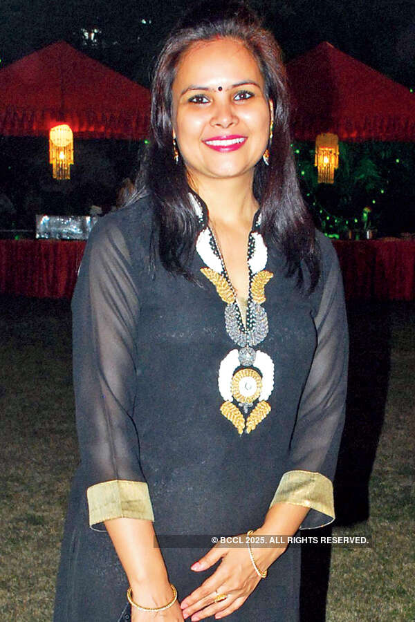 Sangeeta, Yusuf&rsquo;s wedding anniv.