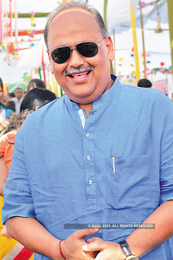 Selfie fever soars higher