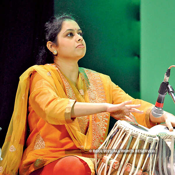 Sakhi performs @ concert