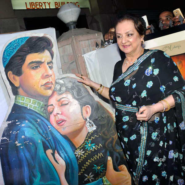 Saira Banu at exhibition
