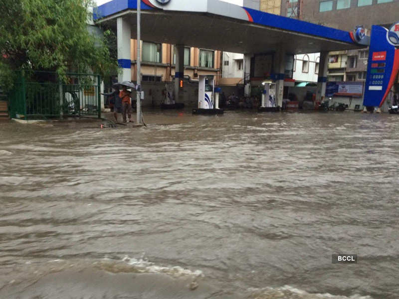 A Picture Of Chennai Airport During The Heavy Rains - Photogallery