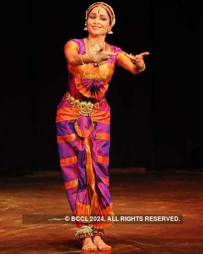 Performance: Shalu Jindal 