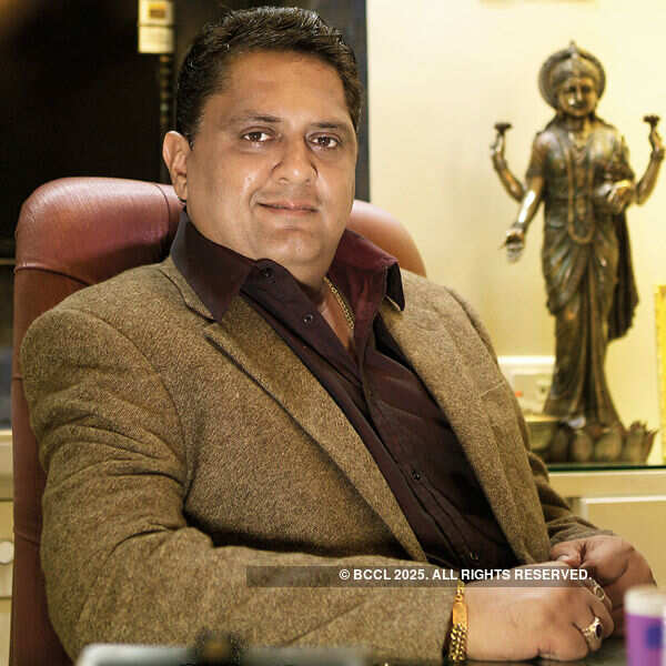 City warms up to supper theatre