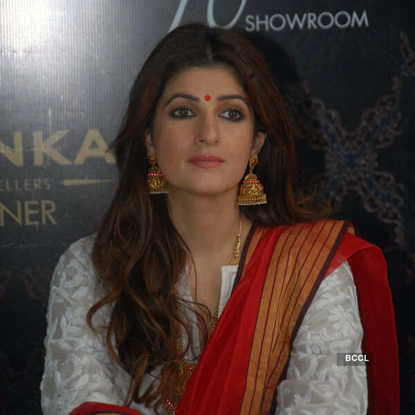 Twinkle, Dimple launch jewellery showroom