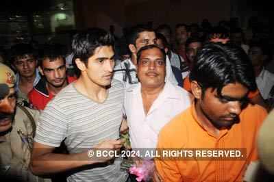 Vijender's arrives at IGI Airport