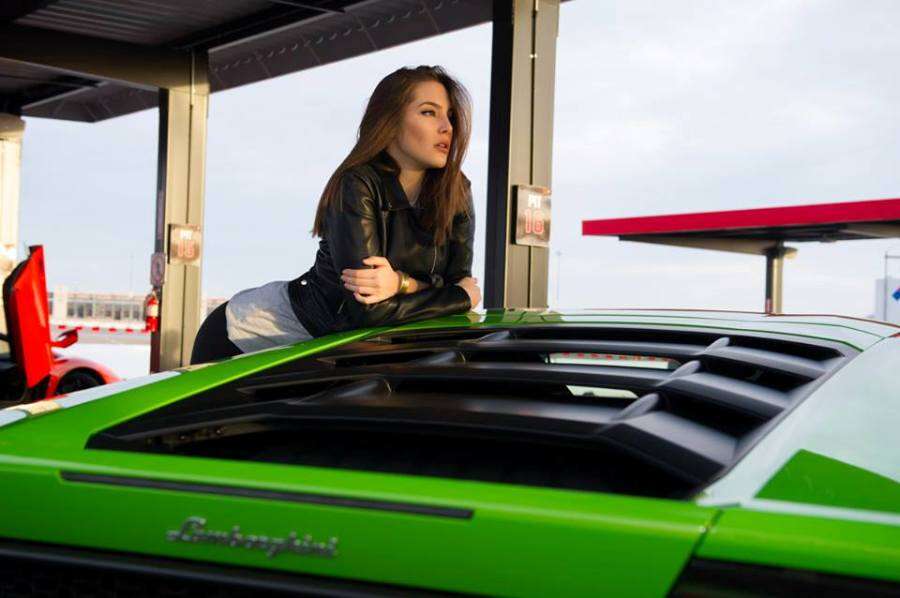 Hottest Exotic Races Miss Universe 2015: Exotic car race