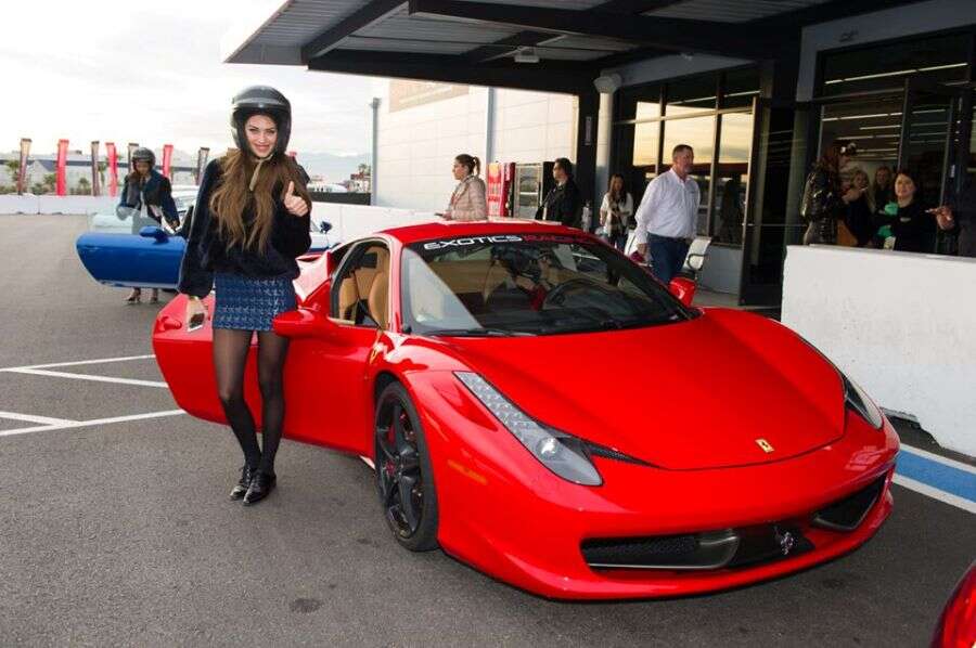 Hottest Exotic Races Miss Universe 2015: Exotic car race