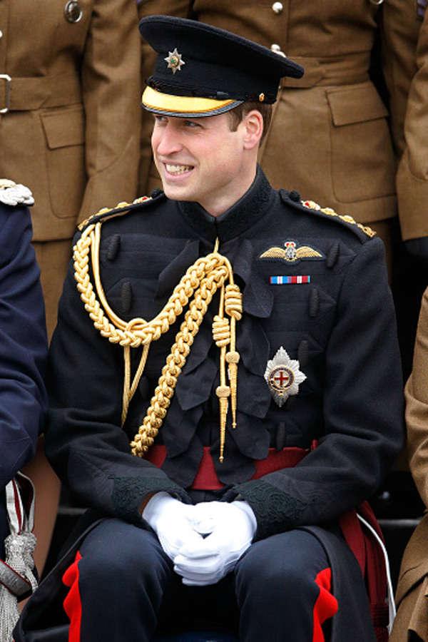 Prince William presents medals Pics | Prince William presents medals ...