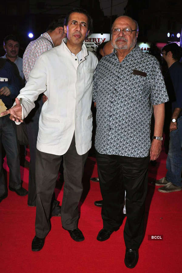 Neville Tuli And Naseeruddin Shah During The 81st Birthday Celebrations ...