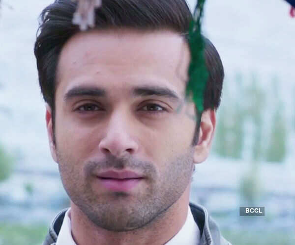 Sanam Re Movie Photos Sanam Re Movie Stills Sanam Re Bollywood Movie Photo Gallery Etimes Photogallery