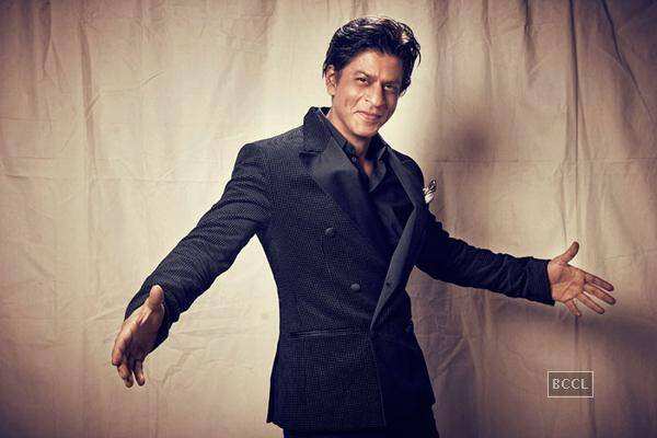 SRK hasn't seen 'Dilwale', wants to watch with Deepika