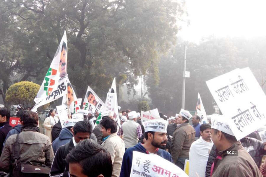 AAP protests against Arun Jaitley