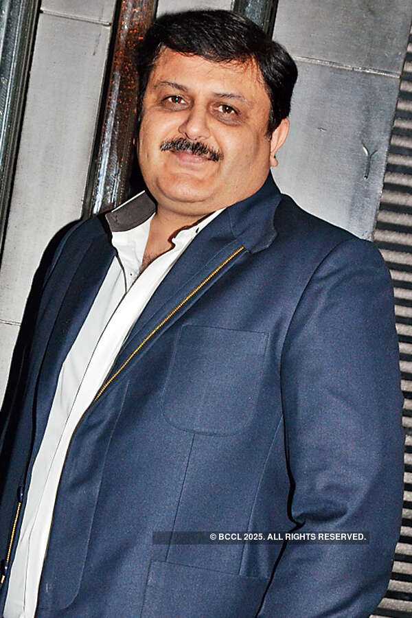 DJ Kery @ BUZZ Lounge