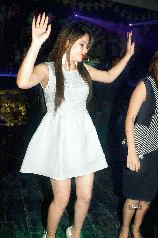 Hardy Sandhu performs live