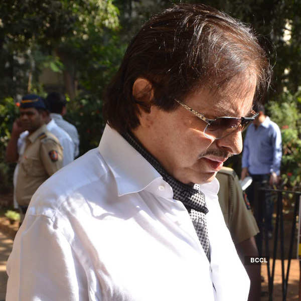 Celebs attend Sadhana’s funeral