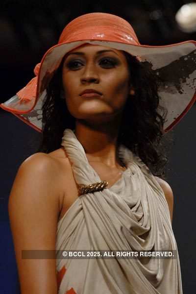 LFW '10: Mandira Wirk