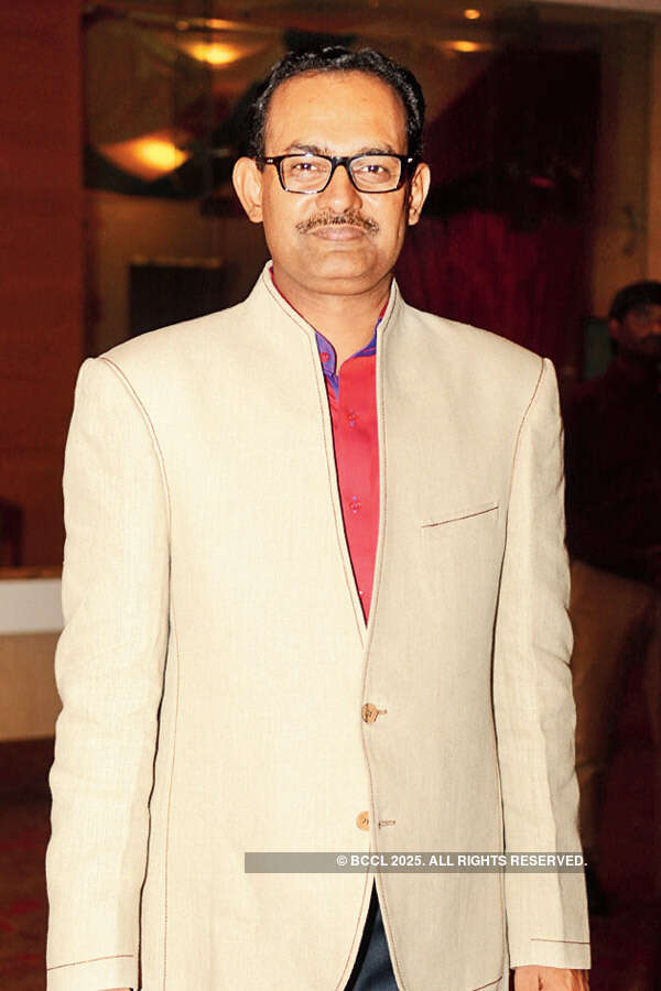 Kishanlal & Sarala&rsquo;s golden jubilee anniv.