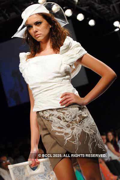 LFW '10: Mandira Wirk