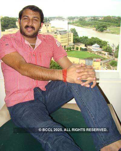 Manoj Tiwari pic