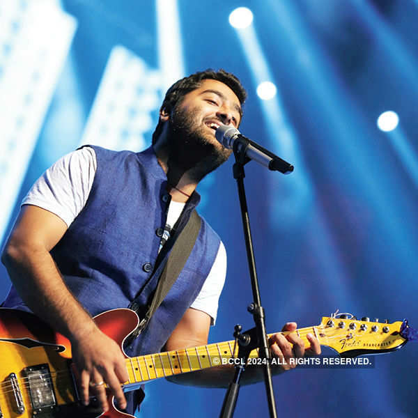 Arijit performs at Saazz