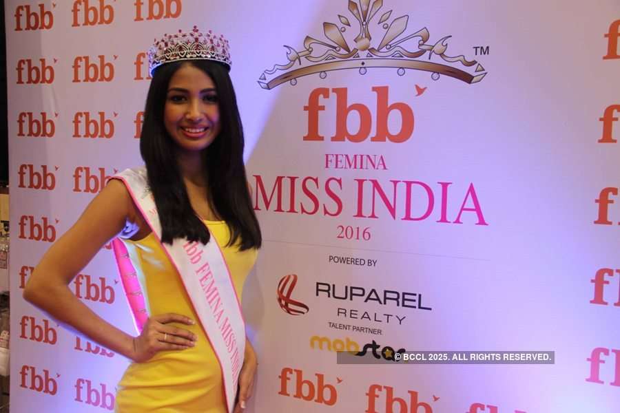 Miss India Kolkata 2016 winners at fbb store