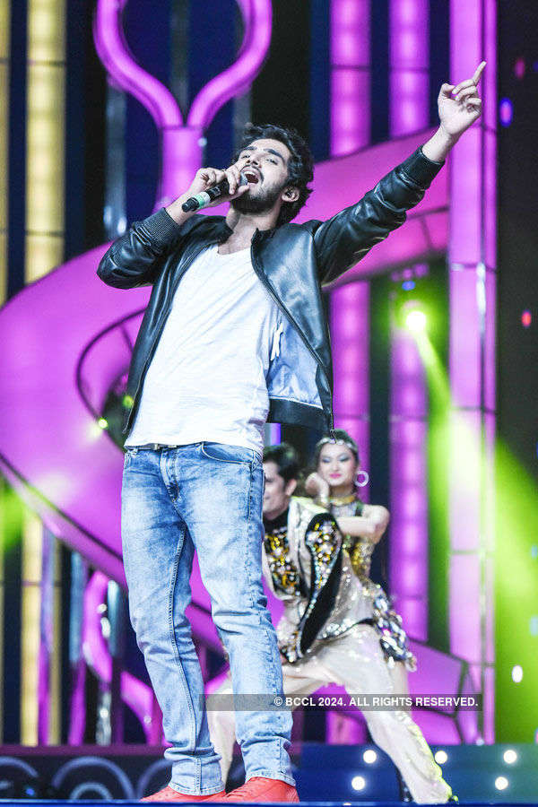 Umang 2016: Performances