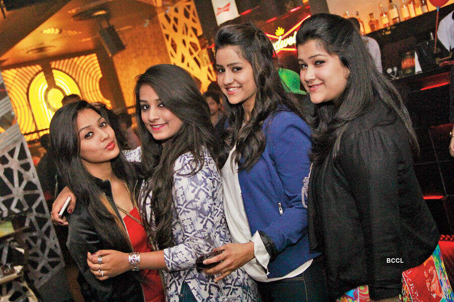 DJ Zaeden performs @ Privee