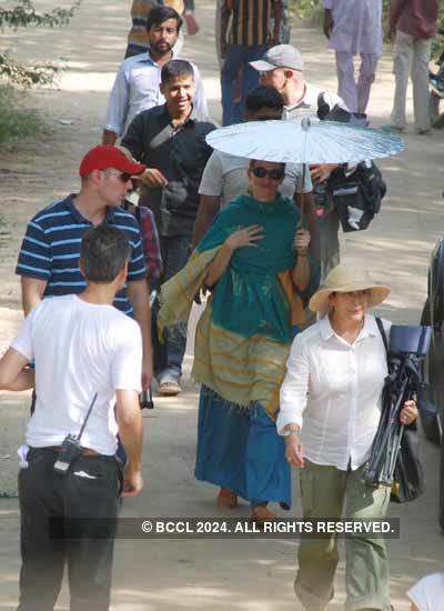 On the sets: 'Eat, Pray, Love'