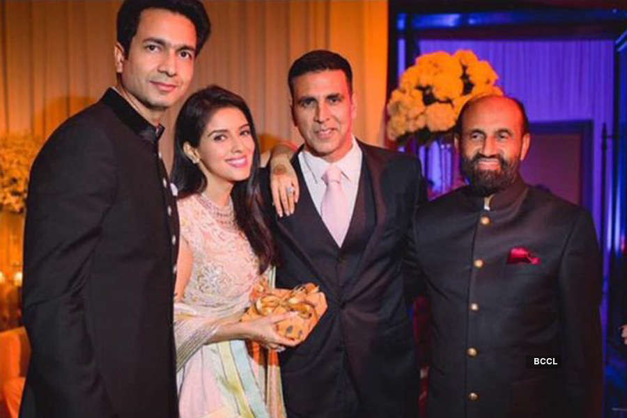 Akshay Kumar shares the first photo of Asin’s newborn baby girl