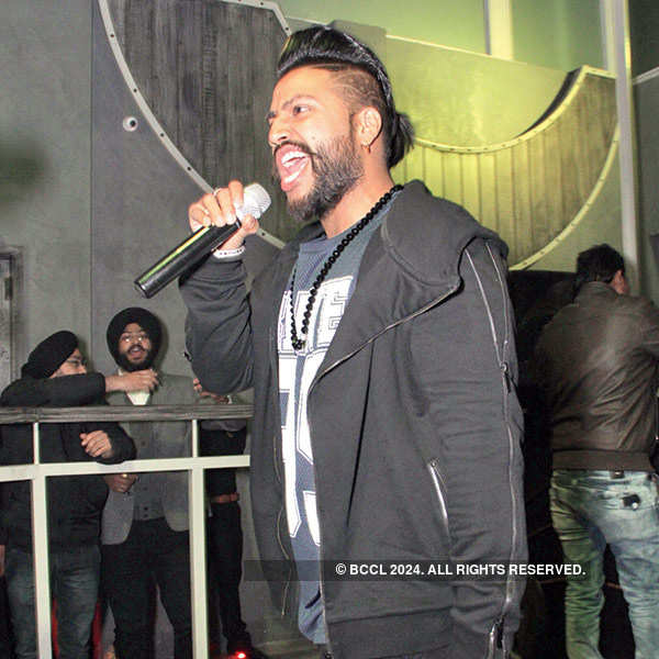 Sukh-E performs at party