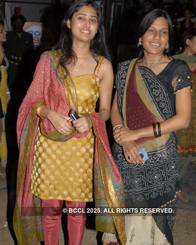 Radhika Dhawad, Ritu Modi
