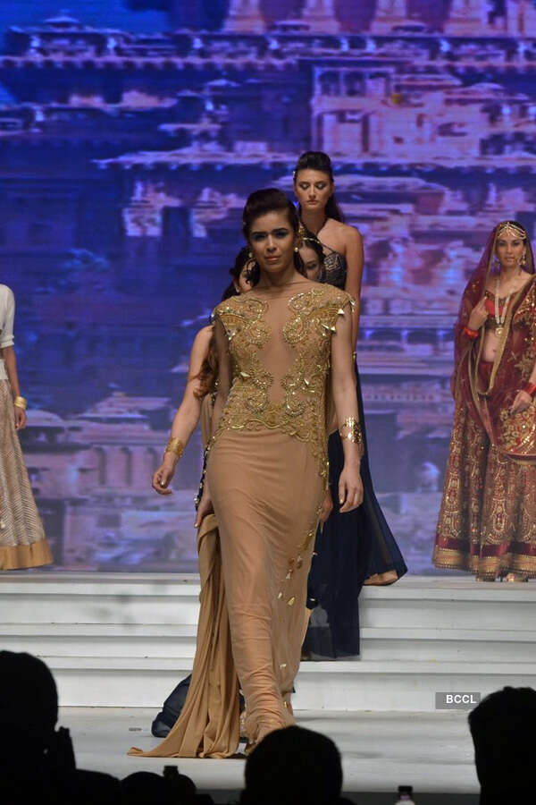Delna Poonawalla&rsquo;s fashion show