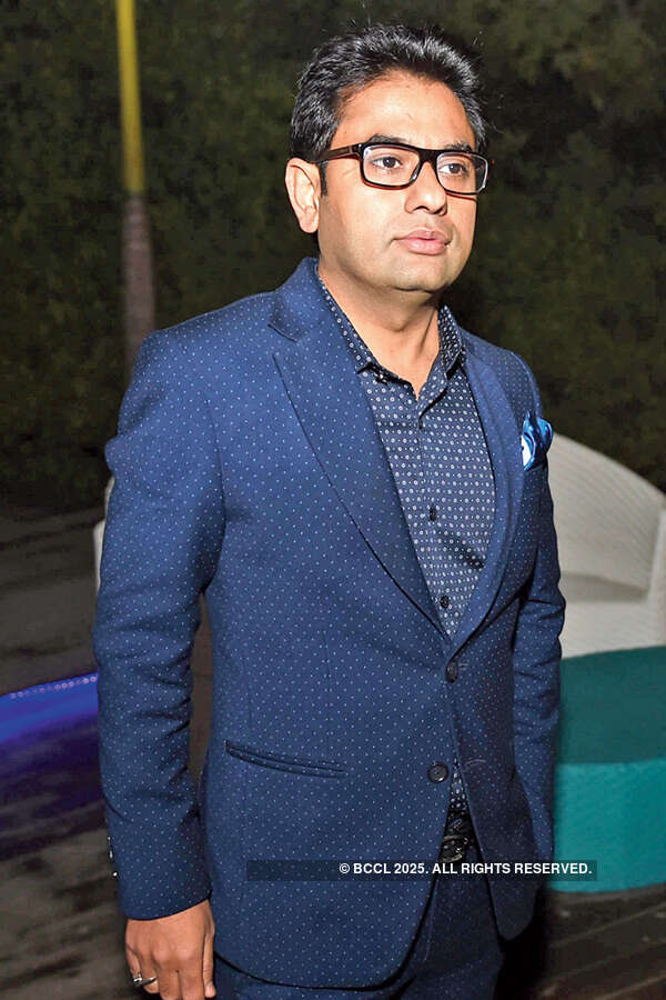 Gautam Gulati at B&rsquo;day party