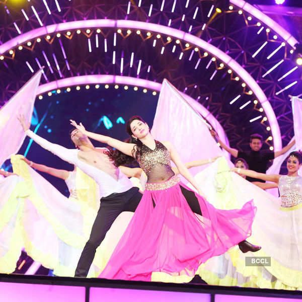 IIFA Utsavam 2016: Performances