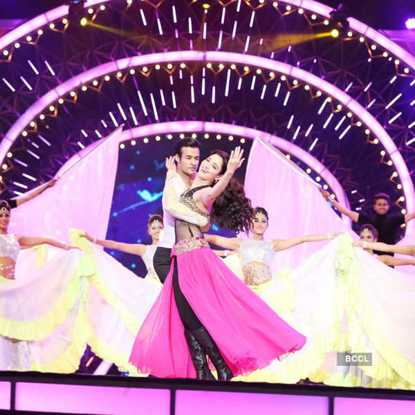 IIFA Utsavam 2016: Performances