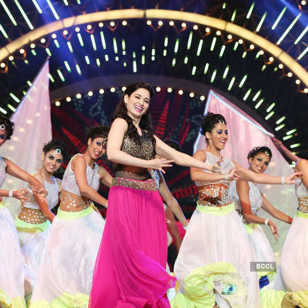 IIFA Utsavam 2016: Performances