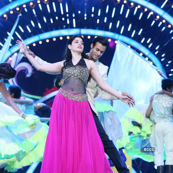 IIFA Utsavam 2016: Performances