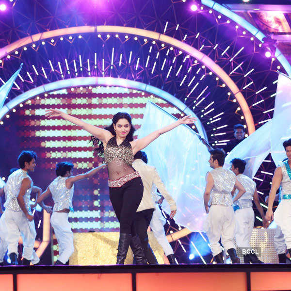 IIFA Utsavam 2016: Performances