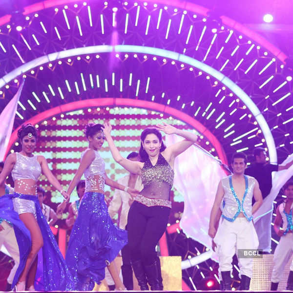 IIFA Utsavam 2016: Performances