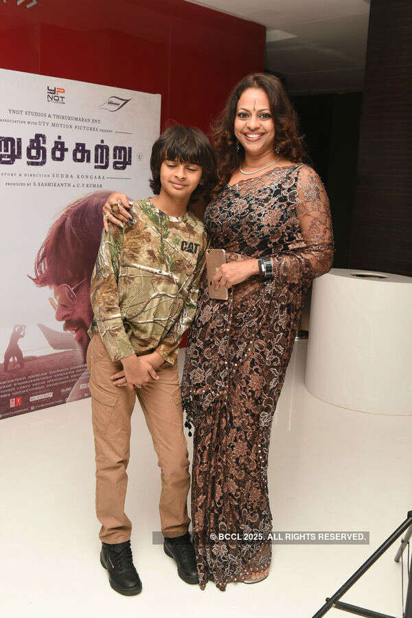 Irudhi Suttru: Premiere