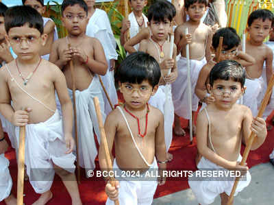 Kids dressed as Gandhiji