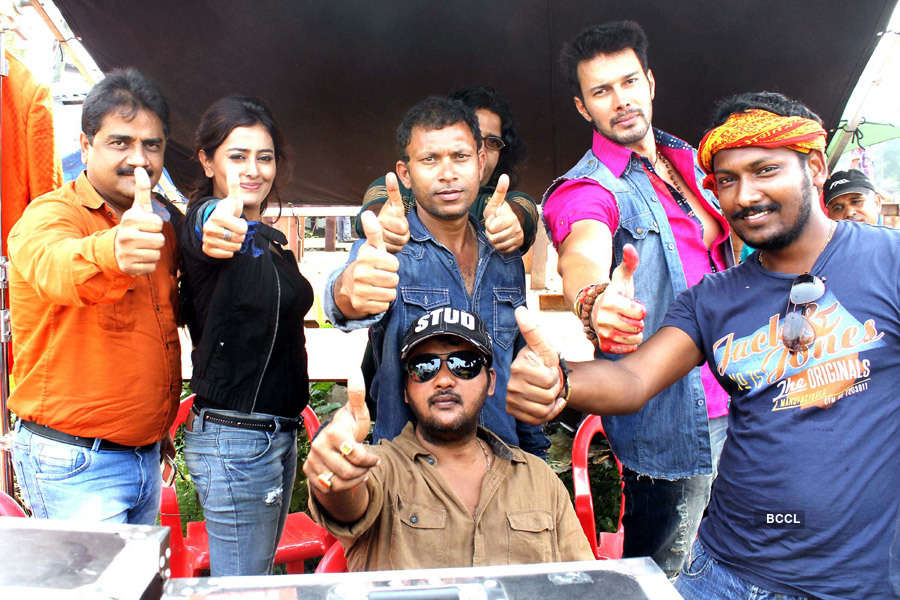 Direct Ishq: On the sets