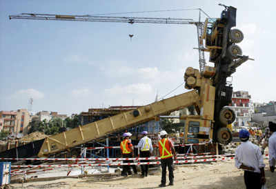 Crane overturns at Metro site