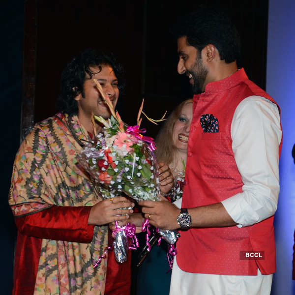 Abhishek, Jaya attend concert