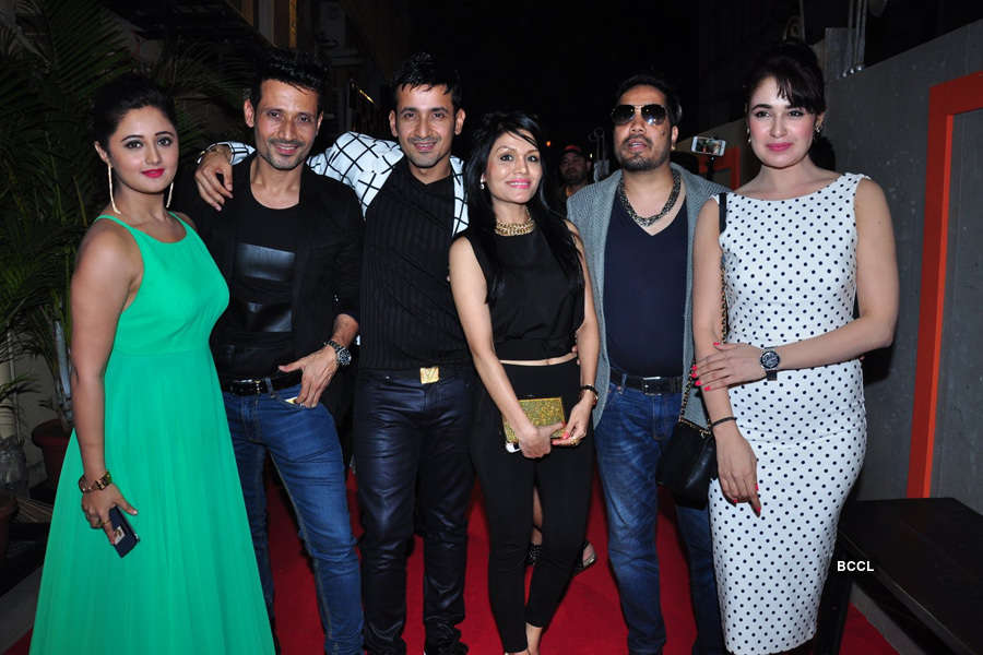 Celebs attend Meet Bros party