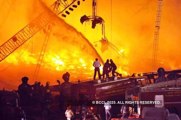 Fire breaks out during 'Make in India' event