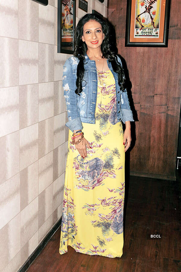 Socialites at fashion event